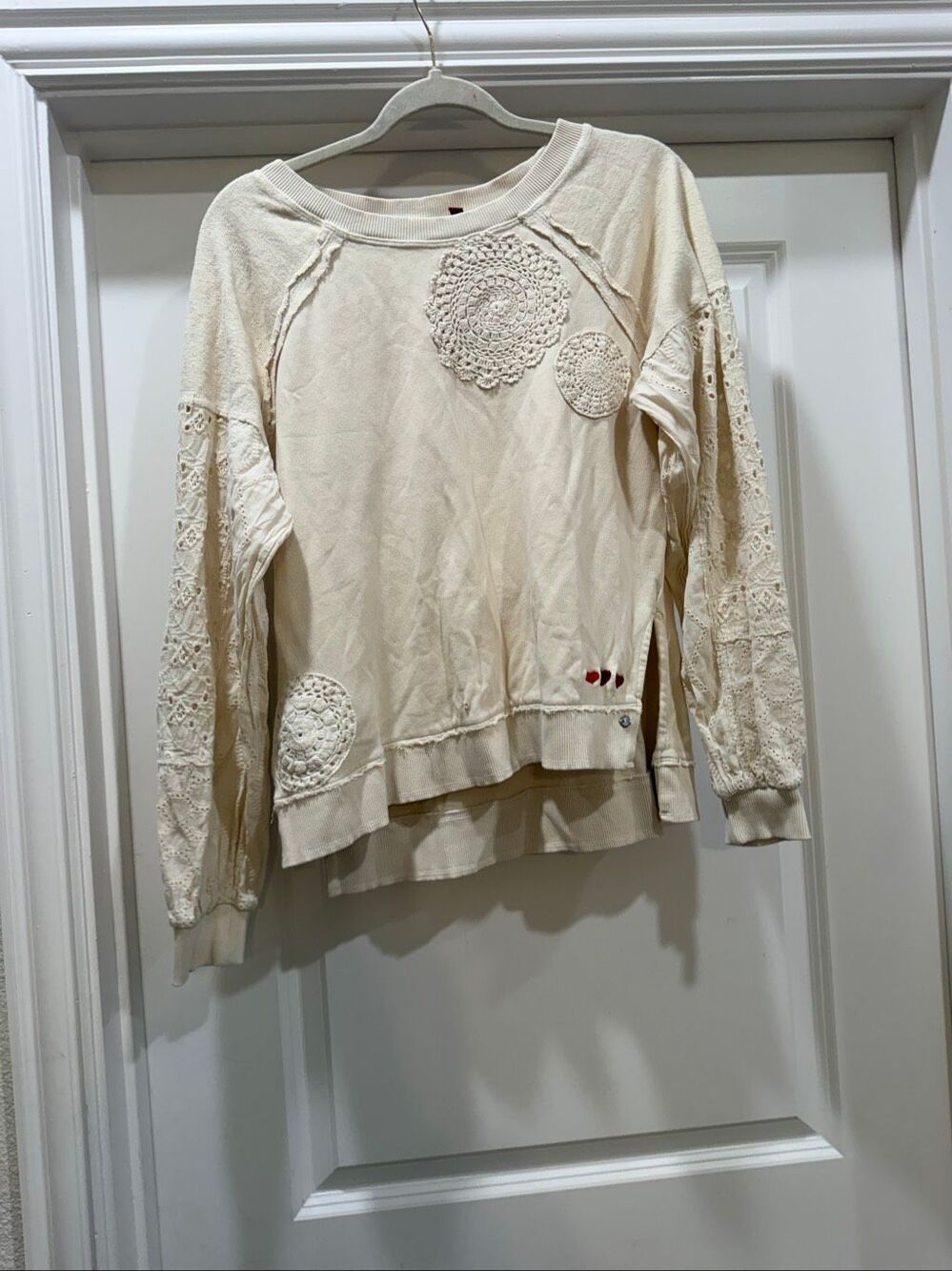 Anthropologie Cream Crochet Medallion Lace Applique Pullover Sweatshirt Size XS